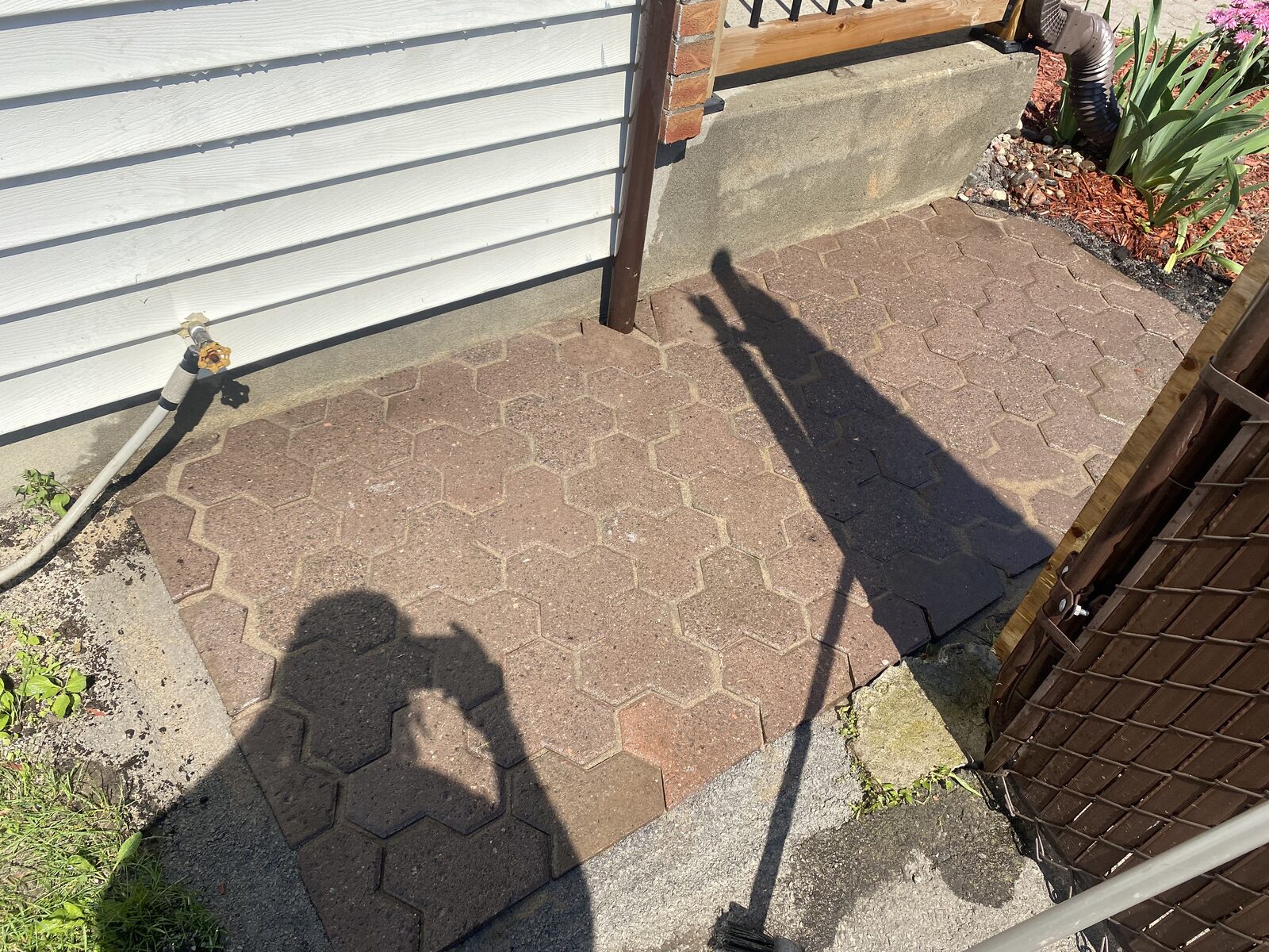 Pavé-uni — Maintenance Adjoka