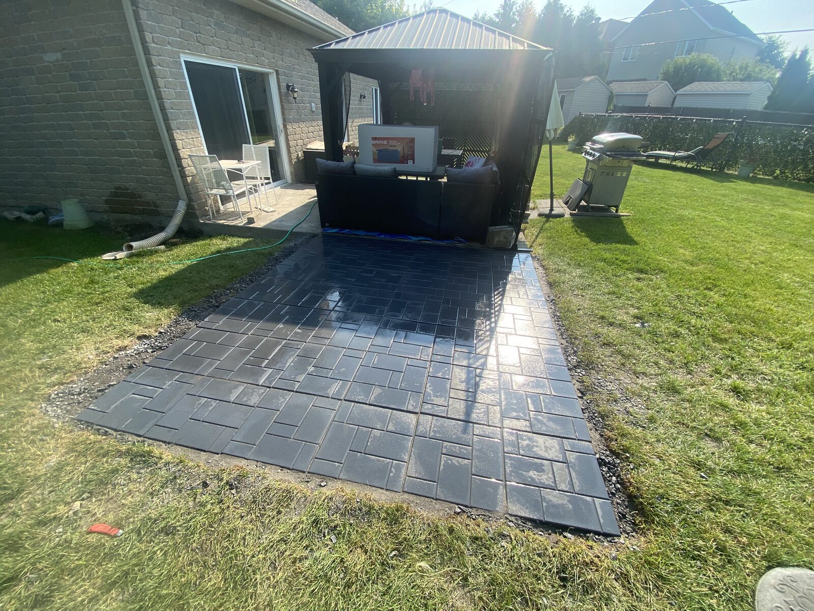 Pavé-uni avant travaux — Maintenance Adjoka